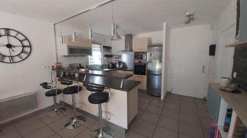 Saint-Pee-sur-Nivelle House | Relax at Mondarrain: Pet-Friendly Stay with High Ratings