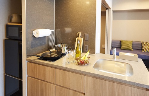 Shibadaimon Apartment | Stylish MONday Apart: Family-Friendly Stay in Hamamatsucho