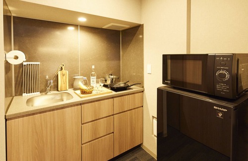 Shibadaimon Apartment | Stylish MONday Apart: Family-Friendly Stay in Hamamatsucho