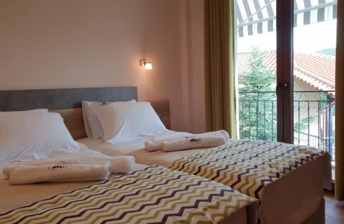 Deskati Hotel | Indulge at Mondeus Inn - 5-Star Stay with Family Amenities