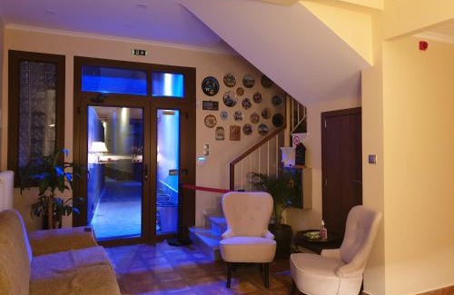 Deskati Hotel | Indulge at Mondeus Inn - 5-Star Stay with Family Amenities