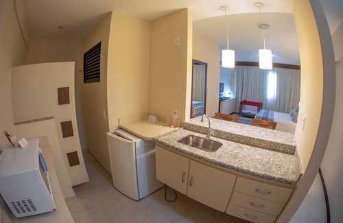 Sao Jose dos Campos Hotel | Mondrian Suite Hotel: Family-Friendly with Pool & Spa
