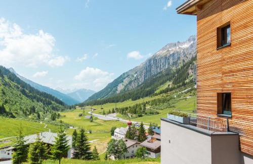 Stueben Hotel | Relaxing Mondschein Hotel & Chalet with Ocean View Amenities