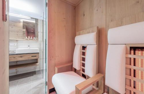 Stueben Hotel | Relaxing Mondschein Hotel & Chalet with Ocean View Amenities