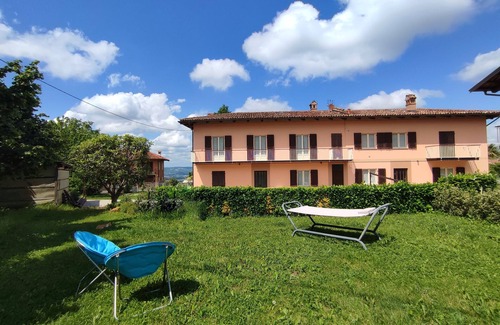 Mascarelli Apartment | Monet - Ideal Apartment with Garden and Spa in La Morra