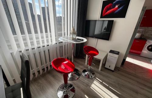Hlubocepy Apartment | Family-Friendly Monfas Apartment Barrandov with Great Reviews