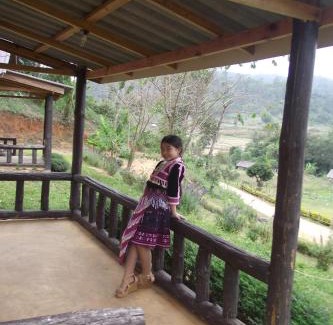 Huai Makhuea Som House | Budget-Friendly Mong Homestay Resort with Breakfast Included