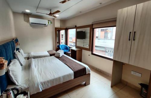 Amritsar Bed & Breakfast | Discover Monga Dreams: Steps from Golden Temple, Breakfast Included