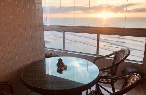 Mongagua Apartment | Seaside Escape in Mongaguá with Oceanfront Views