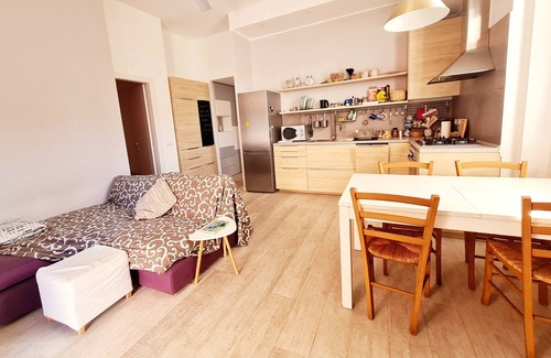 Ghisolfa Apartment | Elegant Monica and Alice's Apartment with Terrace & Breakfast