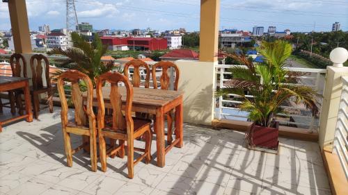 Kampot Hotel | Monica Guesthouse: Oceanfront Retreat with Exceptional Reviews