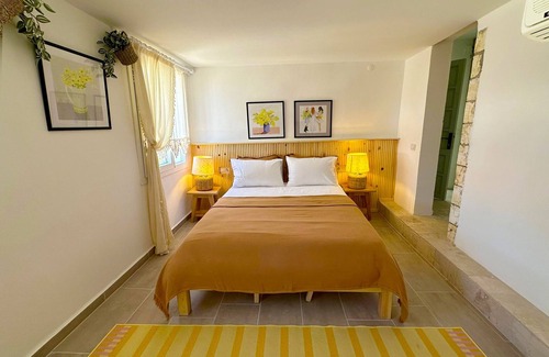 Foca Hotel | Serene Monk Island Guesthouse: Ocean Views & Family-Friendly