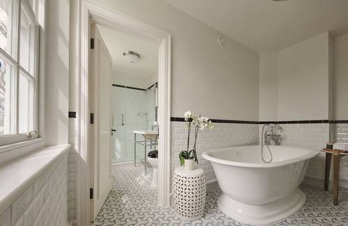 Bray Hotel | Monkey Island Estate: Eco-Friendly Bliss with Spa Amenities