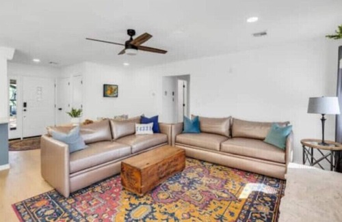 Afton House | Top-Rated Monkey Island Getaway: Lake View & Family Friendly