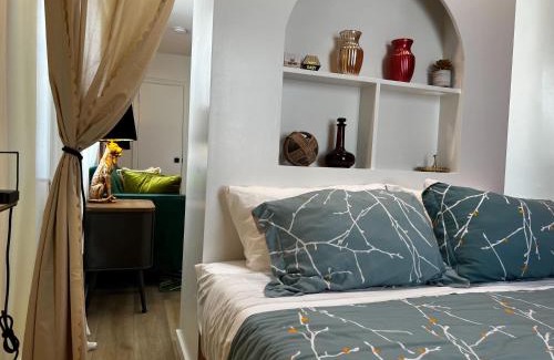 Downtown Apartment | Explore Monkey Jungle: Vibrant 2-BDRM with Rooftop Access