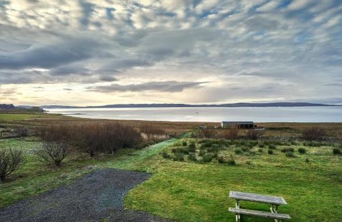 Bornesketaig House | Flora's Secret at Monkstadt No 7: Pet and Child Friendly Stay