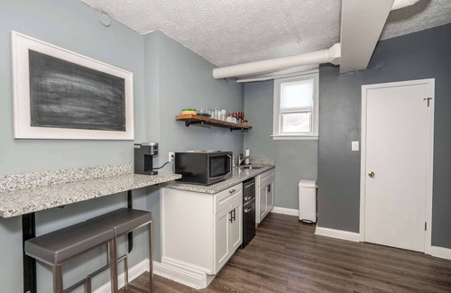Newport Condo | Inviting Monmouth Loft 4: Breakfast & Family-Friendly Stay