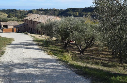 Fermo House | Enchanting Monna Terra B&B: Oceanfront Retreat with Spa