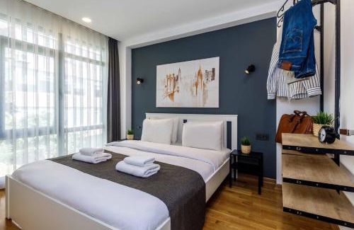 Kabatas Apartment | Elegant Monnas Bosphorus: Family-Friendly & Highly Rated