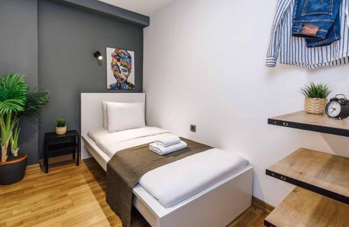 Kabatas Apartment | Elegant Monnas Bosphorus: Family-Friendly & Highly Rated