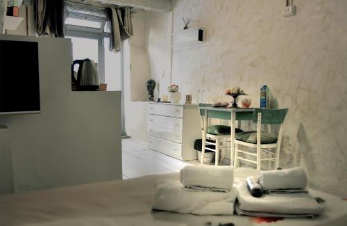 Monte San Savino Bed & Breakfast | Budget-Friendly Stay at Camera Monte San Savino with Kitchen