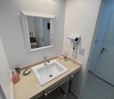Cipolletti Apartment | Experience Comfort at Monoambiente H&O - Rated 9.7/10