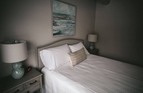 Bridgman Hotel | Top-Rated Monogram Inn - Breakwater with Pool & Spa