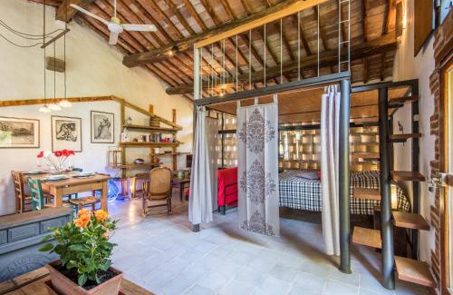 Radicondoli Apartment | Experience Comfort at Monolocale Antico Fienile