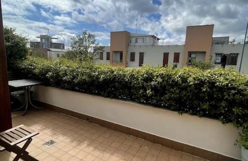 Casal Borsetti Apartment | Cozy Monolocale with Terrace, Pet and Child Friendly