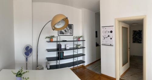 Porta Tenaglia Apartment | Scenic Milano Studio with Breathtaking City Views