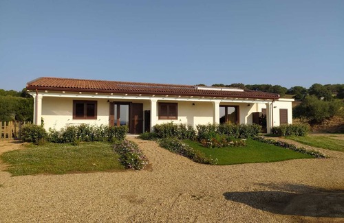 Olbia House | Cozy Monolocale in Campagna with Family-Friendly Amenities