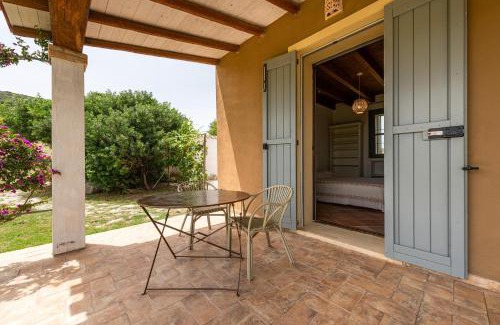 Sant'Anna Arresi Apartment | Cozy Monolocale - Le Vigne: Family-Friendly Getaway