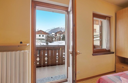 Valdisotto Apartment | Cozy Monolocale Sole 2: Family-Friendly & Pet Accessible