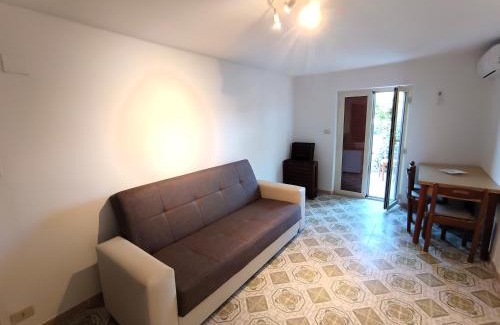Gianola Apartment | Seafront Monolocale Tirreno: Ocean View & Private Beach