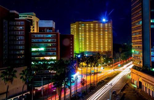 Harare Hotel | Experience Monomotapa: Family-Friendly with Refreshing Pool