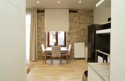 Mavromati Apartment | Monopati House: Family-Friendly Haven with 10/10 Rating