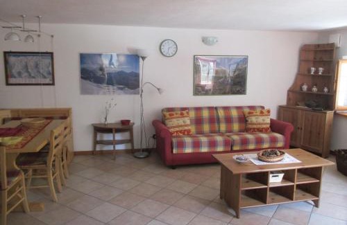 Zuino Apartment | Family-Friendly Retreat at MonoZuino with 8/10 Guest Ratings