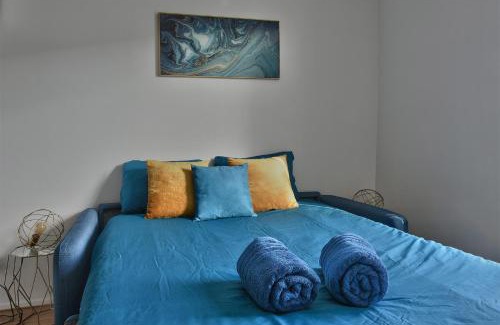 Jean Moulin - Marius Berliet Apartment | Discover Monplaisir: Modern Studio with 7.7/10 Review Score