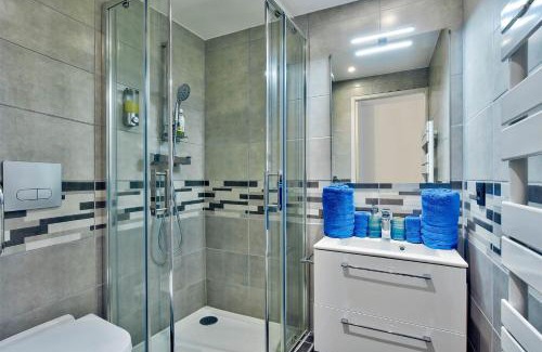 Jean Moulin - Marius Berliet Apartment | Discover Monplaisir: Modern Studio with 7.7/10 Review Score