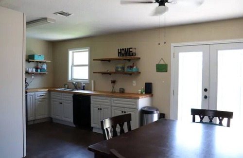 Port O Connor House | Oceanfront Monroe Bungalow - Rated 10/10 in Port O'Connor
