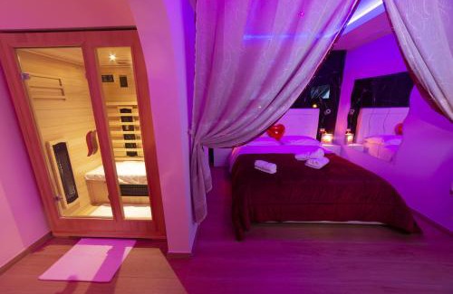 Monserrato Apartment | Black Suite at Monsuite Relais: Rated 10/10 with Spa & Hot Tub