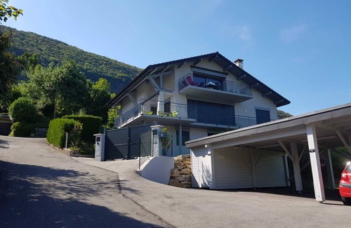 Sevrier Apartment | Scenic Mont Blanc Apartment with Lake View and Kitchen