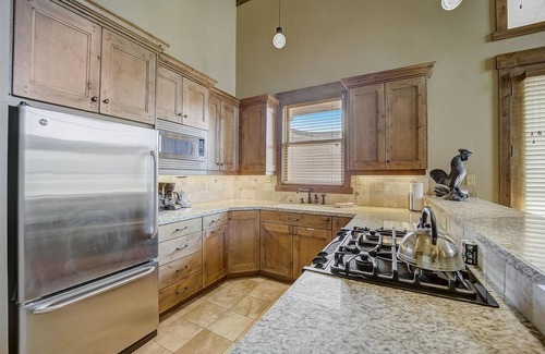 Deer Valley Condo | Discover Mont Cervin #32: Ski-In, Pet-Friendly Retreat