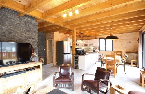 Mont-Dore Ski Chalet | Exceptional Chalet Le Mont-Dore: 5 Bedrooms & Spa Retreat