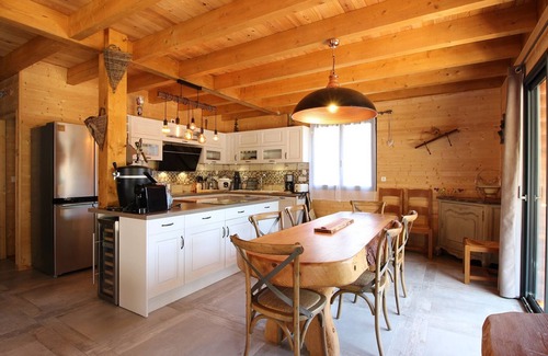Mont-Dore Ski Chalet | Exceptional Chalet Le Mont-Dore: 5 Bedrooms & Spa Retreat