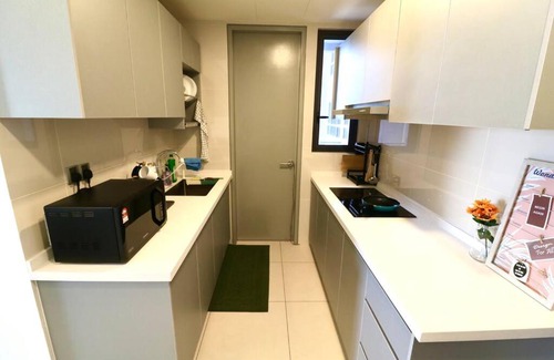 Kuala Lumpur Apartment | Mont Kiara Homestay: Ideal Getaway Near MITEC & Desa Parkcity