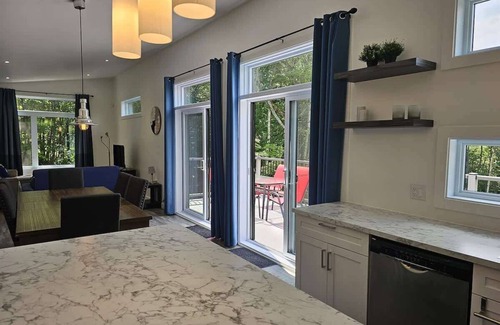 Val-Racine Ski Chalet | Relax at Mont Mégantic - Spa & Hot Tub Retreat