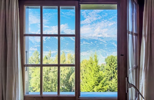 Saint-Pierre-de-Clages Apartment | Experience Comfort at Mont-Soleil 2 with Lake Views