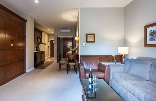 Mont-Tremblant Hotel | Relaxing One Bedroom Suite at Château Beauvallon, Mont-Tremblant