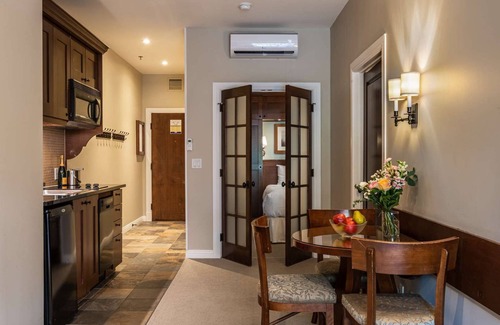 Mont-Tremblant Hotel | Relaxing One Bedroom Suite at Château Beauvallon, Mont-Tremblant